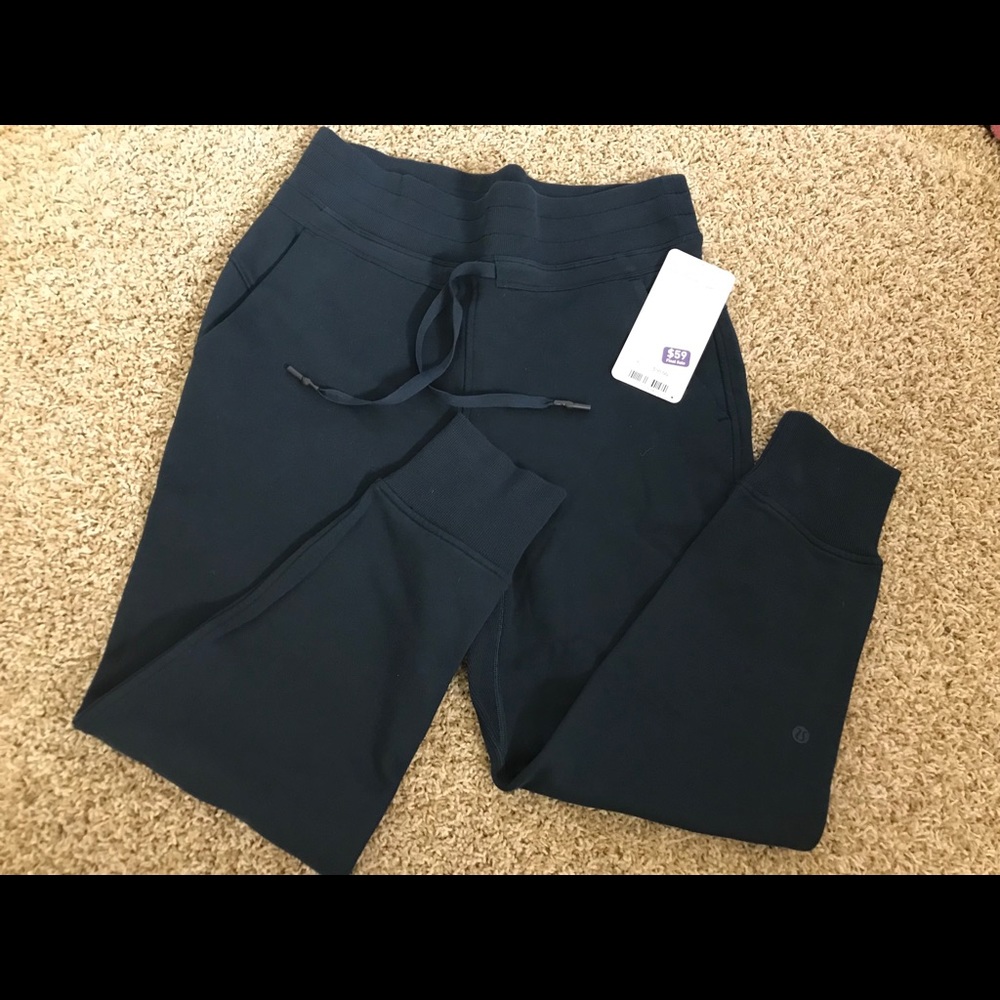 NWT Lululemon Press Pause Jogger! Sz. 6.